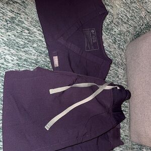 Wear Figs Scrub Set- Deep Purple
